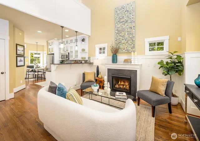 Photo 3 of Single family home for sale at 1613 21st Avenue #B, Seattle, WA 98122 | MLS# NWM2574355 | Listing updated on 2026-09-28