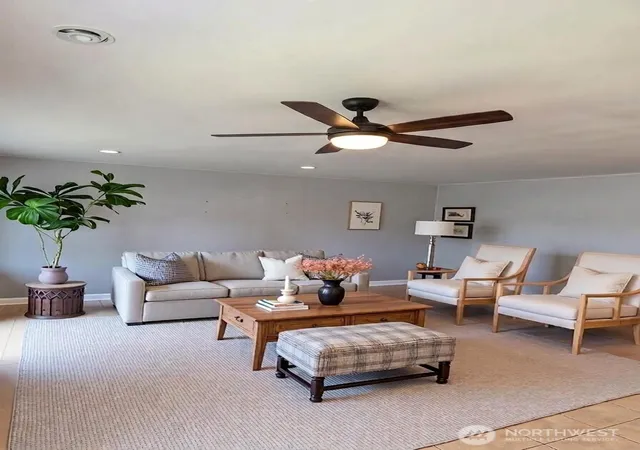 Photo 2 of Single family home for sale at 2000 E Highland Ave, Mount Vernon, WA 98273 | MLS# NWM2574361 | Listing updated on 2026-09-25