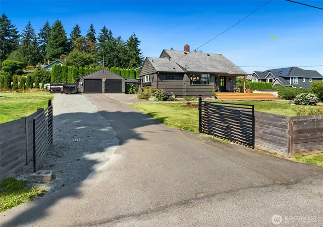 Photo 3 of Sale Pending at 30005 21st Ave Sw, Federal Way, WA 98023 | MLS# NWM2574364 | Listing updated on 2026-09-19