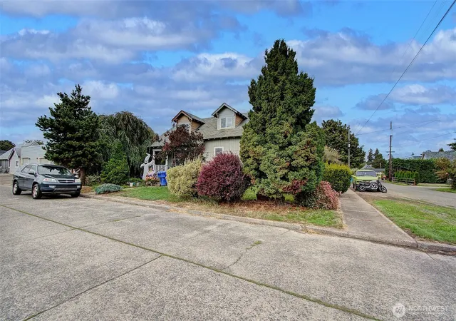 Photo 2 of Single family home for sale at 507 Alder St, Kelso, WA 98626 | MLS# NWM2574366 | Listing updated on 2026-09-18