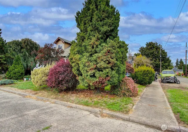 Photo 3 of Single family home for sale at 507 Alder St, Kelso, WA 98626 | MLS# NWM2574366 | Listing updated on 2026-09-18