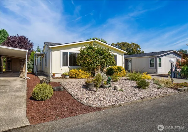 Photo 2 of Manufactured home for sale at 14809 E 121st Street #9, Puyallup, WA 98374 | MLS# NWM2574382 | Listing updated on 2026-10-02