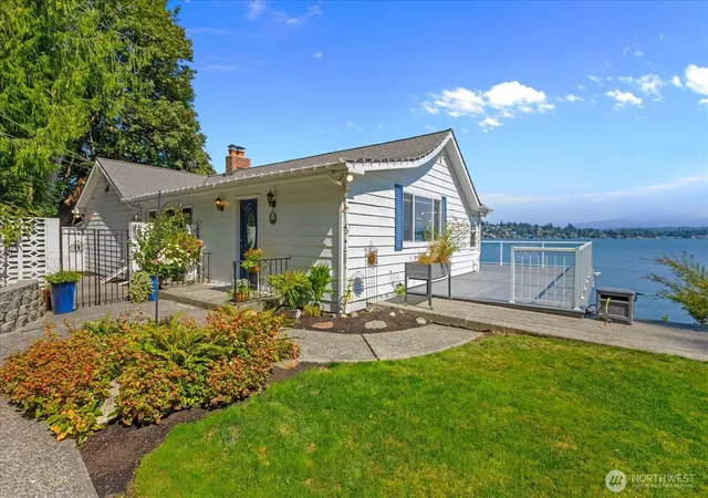 Photo 3 of Single family home for sale at 9727 N Davies Rd, Lake Stevens, WA 98258 | MLS# NWM2574385 | Listing updated on 2026-10-03