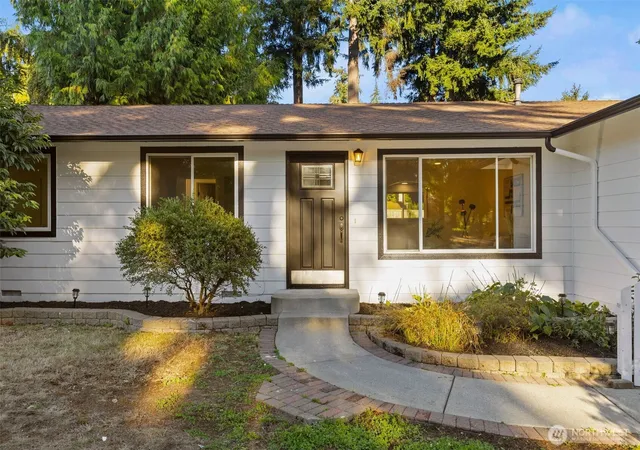 Photo 3 of Sale Pending at 33614 35th Ave Sw, Federal Way, WA 98023 | MLS# NWM2574396 | Listing updated on 2026-09-28