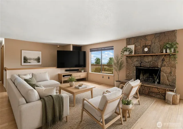 Photo 4 of Single family home for sale at 914 Roosevelt Blvd, Ephrata, WA 98823 | MLS# NWM2574397 | Listing updated on 2026-09-25