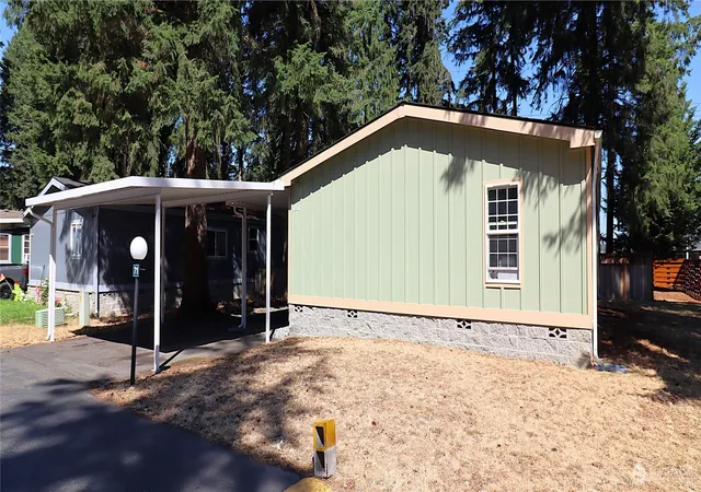 Photo 2 of Manufactured home for sale at 13517 200th St Ct E #71, Graham, WA 98338 | MLS# NWM2574406 | Listing updated on 2026-09-21