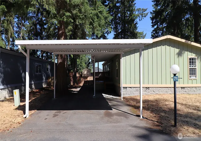 Photo 3 of Manufactured home for sale at 13517 200th St Ct E #71, Graham, WA 98338 | MLS# NWM2574406 | Listing updated on 2026-09-21