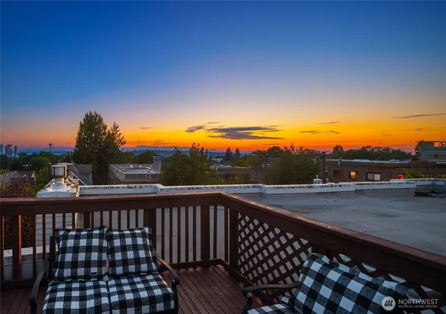 Photo 3 of Condo for sale at 524 12th Ave E #301, Seattle, WA 98102 | MLS# NWM2574410 | Listing updated on 2026-10-01