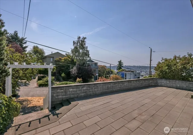 Photo 2 of Sale Pending at 126 Nw 50th St, Seattle, WA 98107 | MLS# NWM2574415 | Listing updated on 2026-09-29