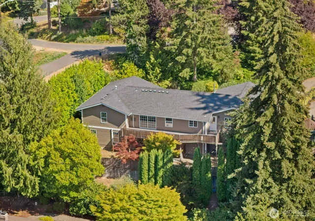 Single family home for sale at 1316 Valley View Dr, Puyallup, WA 98372 | MLS# NWM2574430