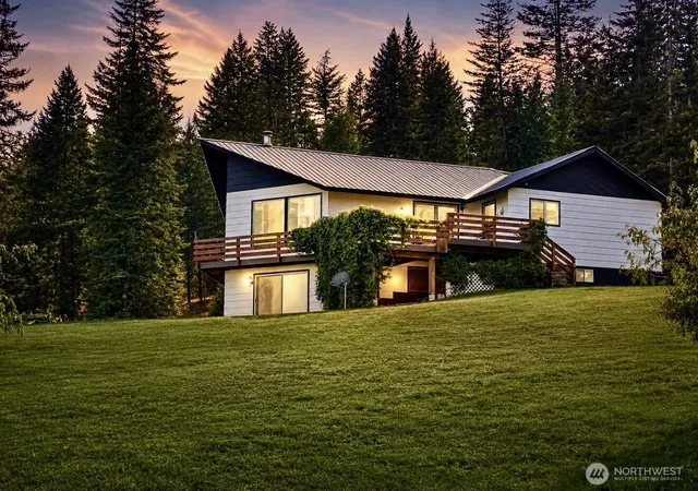 Photo 2 of Single family home for sale at 522 Lillijard Rd, Newport, WA 99156 | MLS# NWM2574442 | Listing updated on 2026-09-25