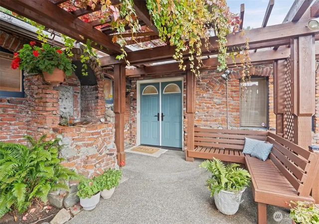 Photo 3 of Single family home for sale at 1236 S Stevens St, Tacoma, WA 98405 | MLS# NWM2574475 | Listing updated on 2026-10-01