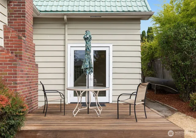 Photo 3 of Sale Pending at 3918 S Edmunds St, Seattle, WA 98118 | MLS# NWM2574483 | Listing updated on 2026-09-25