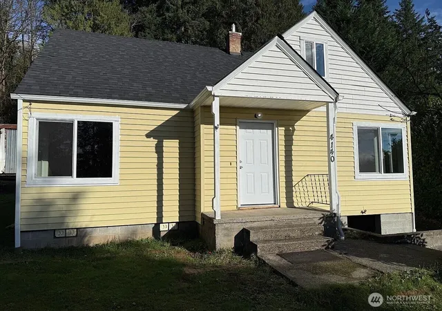 Photo 2 of Single family home for sale at 4140 Poplar Way, Longview, WA 98632 | MLS# NWM2574493 | Listing updated on 2026-09-26