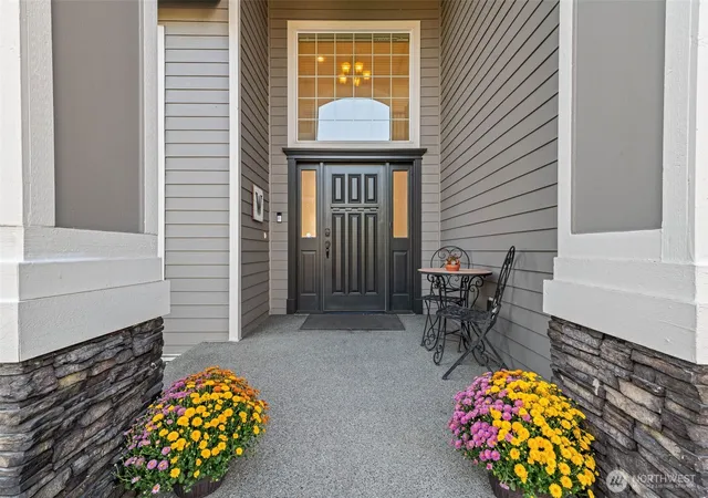 Photo 3 of Single family home for sale at 32113 Sunny Ln, Black Diamond, WA 98010 | MLS# NWM2574507 | Listing updated on 2026-10-02