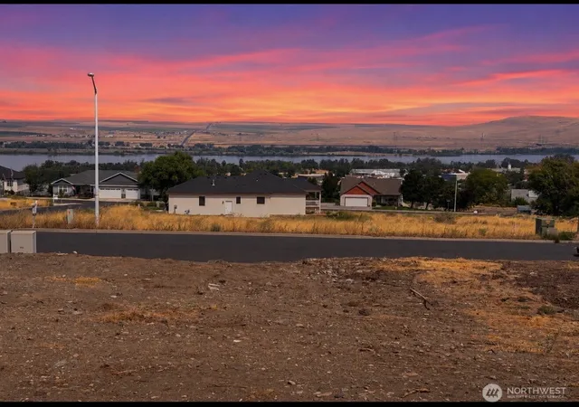 Photo 1 of Land for sale at 70 Roosevelt Ave, Umatilla, OR 97882 | MLS# NWM2574511 | Listing updated on 2026-09-25
