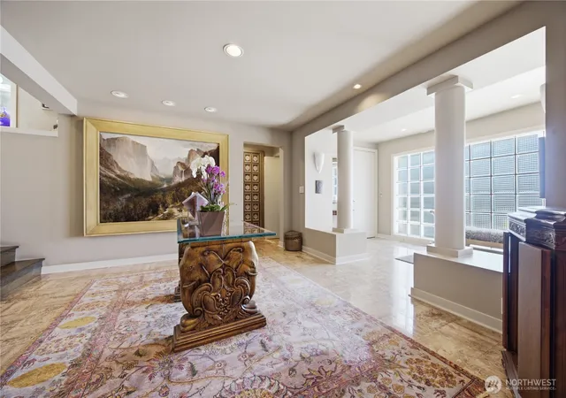 Photo 4 of Sale Pending at 1946 Harvard Ave E, Seattle, WA 98102 | MLS# NWM2574520 | Listing updated on 2026-09-22