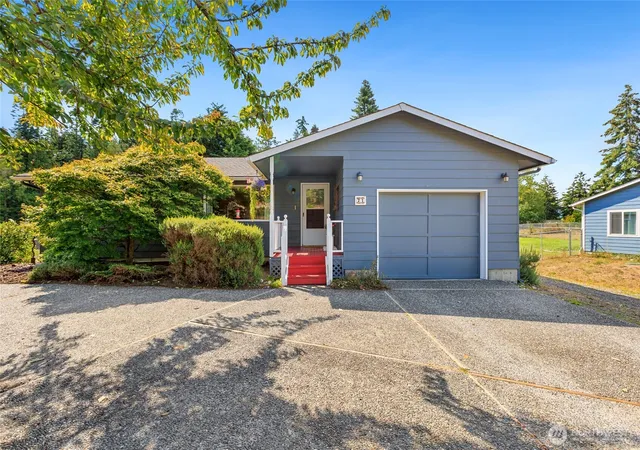 Photo 2 of Single family home for sale at 71 San Juan Dr, Port Townsend, WA 98368 | MLS# NWM2574524 | Listing updated on 2026-09-27