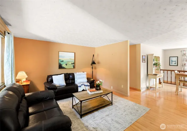 Photo 3 of Single family home for sale at 71 San Juan Dr, Port Townsend, WA 98368 | MLS# NWM2574524 | Listing updated on 2026-09-27