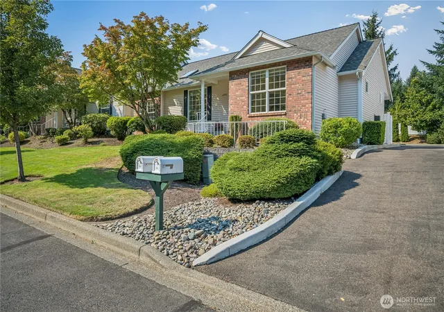 Photo 2 of Condo for sale at 6903 51st St Ct W, University Place, WA 98467 | MLS# NWM2574535 | Listing updated on 2026-10-01