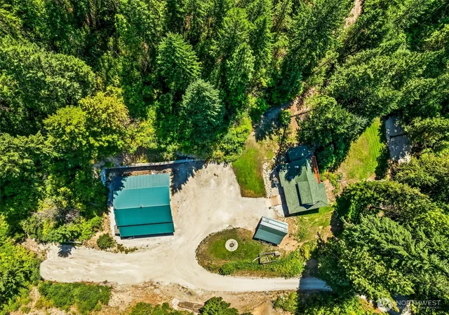 Photo 2 of Single family home for sale at 16845 Second Cr Road, Leavenworth, WA 98826 | MLS# NWM2574538 | Listing updated on 2026-10-01