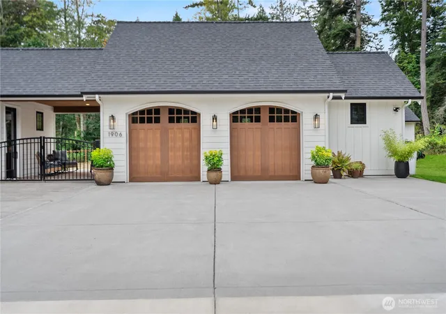 Photo 3 of Sale Pending at 1906 Journeys End Ln, Camano Island, WA 98282 | MLS# NWM2574541 | Listing updated on 2026-09-26