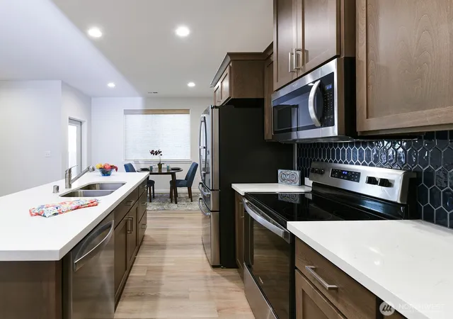 Photo 3 of Single family home for sale at 621 153Rd St Ct E, Tacoma, WA 98445 | MLS# NWM2574550 | Listing updated on 2026-09-25