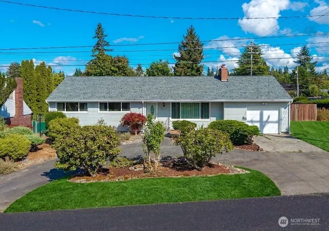 Photo 3 of Sale Pending at 3145 Locust Ave, University Place, WA 98466 | MLS# NWM2574557 | Listing updated on 2026-09-02