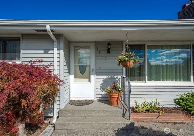 Photo 3 of Sale Pending at 3145 Locust Ave, University Place, WA 98466 | MLS# NWM2574557 | Listing updated on 2026-09-02