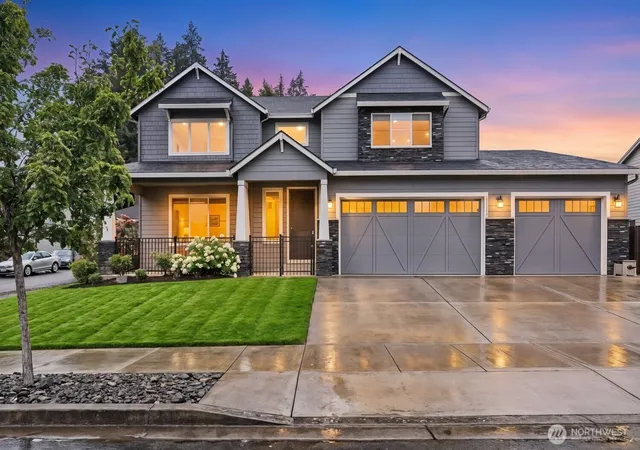 Single family home for sale at 12500 NE 59th Avenue, Vancouver, WA 98686 | MLS# NWM2574558