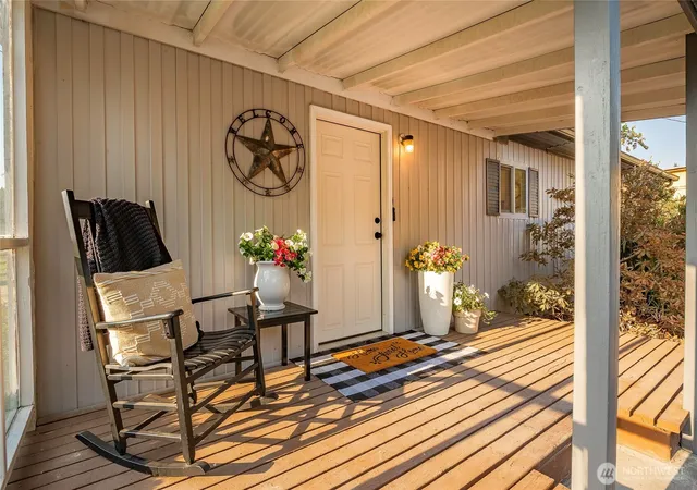 Photo 3 of Manufactured home for sale at 1494 Van Wyck Rd, Bellingham, WA 98226 | MLS# NWM2574567 | Listing updated on 2026-09-25