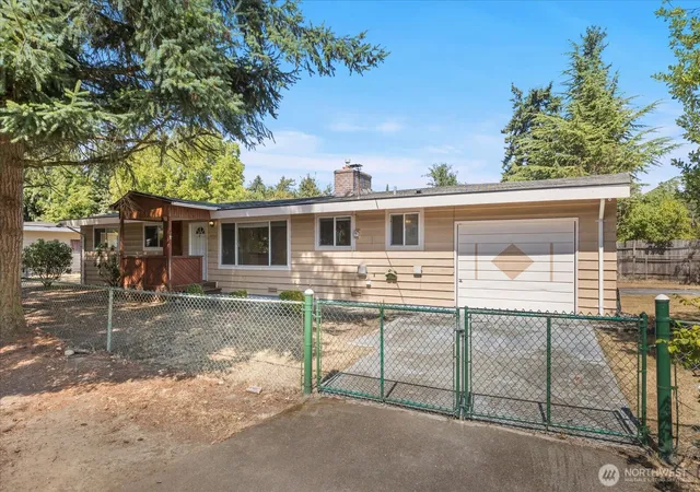 Photo 2 of Single family home for sale at 2352 N 188th Street, Shoreline, WA 98133 | MLS# NWM2574568 | Listing updated on 2026-09-25