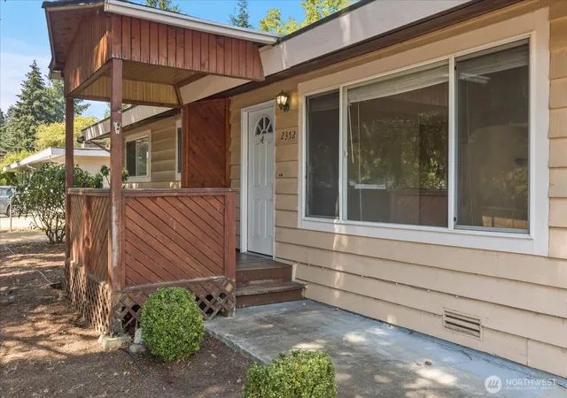 Photo 3 of Single family home for sale at 2352 N 188th Street, Shoreline, WA 98133 | MLS# NWM2574568 | Listing updated on 2026-09-25