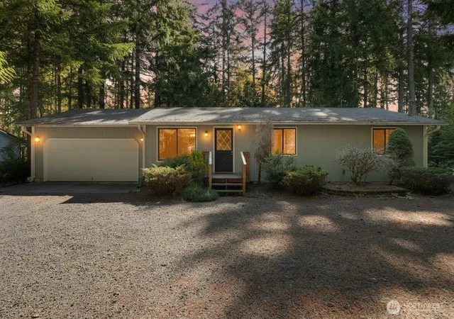 Photo 1 of Single family home for sale at 620 E Aycliffe Dr, Shelton, WA 98584 | MLS# NWM2574579 | Listing updated on 2026-09-25