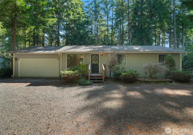 Photo 2 of Single family home for sale at 620 E Aycliffe Dr, Shelton, WA 98584 | MLS# NWM2574579 | Listing updated on 2026-09-25