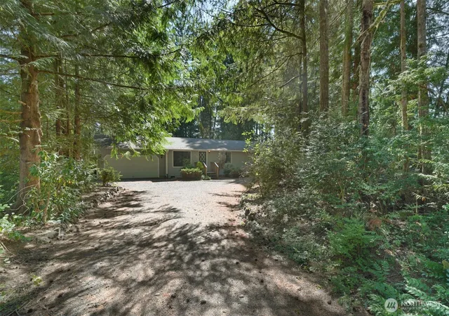 Photo 3 of Single family home for sale at 620 E Aycliffe Dr, Shelton, WA 98584 | MLS# NWM2574579 | Listing updated on 2026-09-25