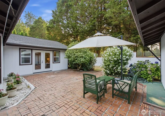 Photo 3 of Single family home for sale at 6087 Sunset Ave Ne, Bremerton, WA 98311 | MLS# NWM2574606 | Listing updated on 2026-09-25