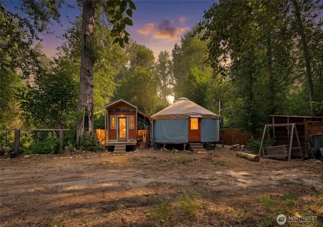Photo 1 of Single family home for sale at 21325 Wa 207, Leavenworth, WA 98826 | MLS# NWM2574614 | Listing updated on 2026-09-25