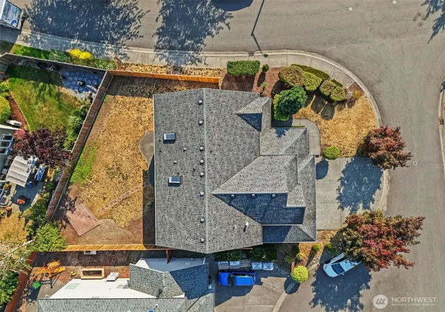Photo 3 of Sale Pending at 17301 Se 185Th St, Renton, WA 98058 | MLS# NWM2574615 | Listing updated on 2026-09-30