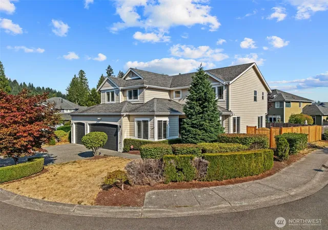 Photo 4 of Sale Pending at 17301 Se 185Th St, Renton, WA 98058 | MLS# NWM2574615 | Listing updated on 2026-09-30