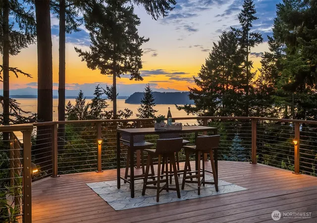 Photo 2 of Single family home for sale at 6029 95th Place Sw, Mukilteo, WA 98275 | MLS# NWM2574621 | Listing updated on 2026-10-01