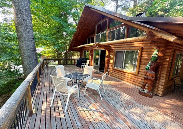 Photo 3 of Single family home for sale at 17792 North Shore Dr, Leavenworth, WA 98826 | MLS# NWM2574636 | Listing updated on 2026-09-25