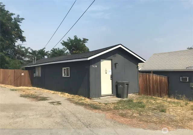 Photo 2 of Multi family home for sale at 541 Walker Ave, Wenatchee, WA 98801 | MLS# NWM2574645 | Listing updated on 2026-09-25