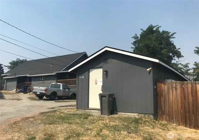 Photo 3 of Multi family home for sale at 541 Walker Ave, Wenatchee, WA 98801 | MLS# NWM2574645 | Listing updated on 2026-09-25