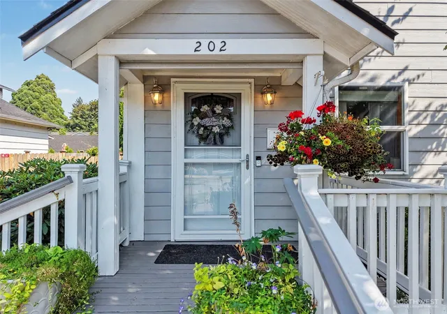Photo 2 of Single family home for sale at 202 E St Sw, Auburn, WA 98001 | MLS# NWM2574652 | Listing updated on 2026-09-24
