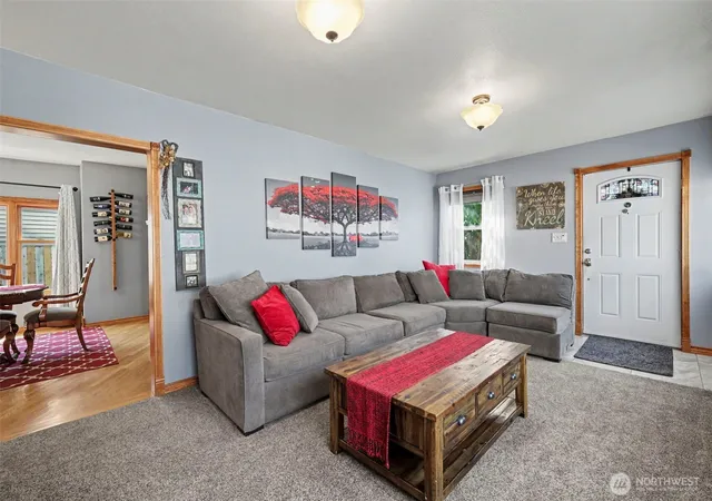 Photo 3 of Single family home for sale at 202 E St Sw, Auburn, WA 98001 | MLS# NWM2574652 | Listing updated on 2026-09-24