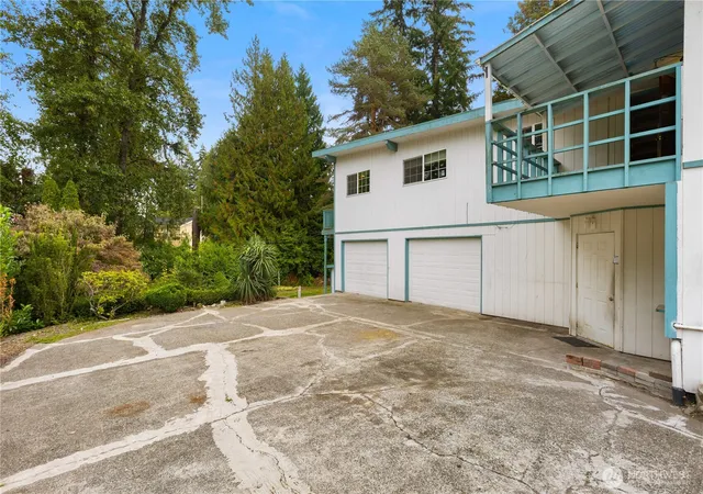 Photo 2 of Sale Pending at 2317 179th Avenue E, Lake Tapps, WA 98391 | MLS# NWM2574653 | Listing updated on 2026-09-23