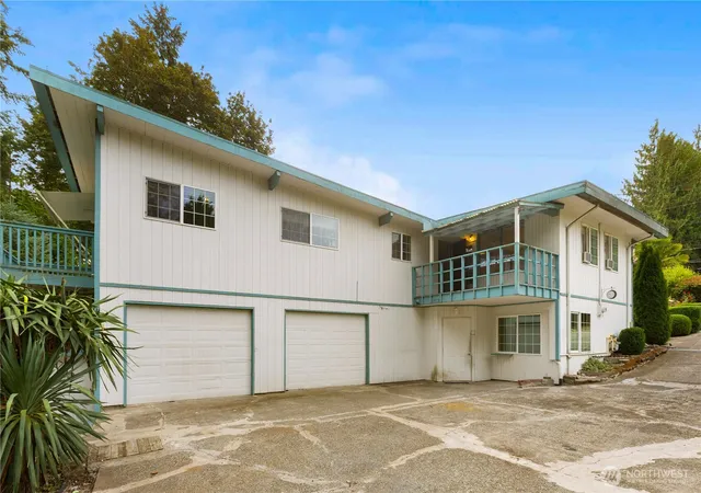 Photo 3 of Sale Pending at 2317 179th Avenue E, Lake Tapps, WA 98391 | MLS# NWM2574653 | Listing updated on 2026-09-23