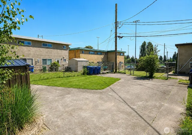 Photo 2 of Multi family home for sale at 9208 Ashworth Ave N, Seattle, WA 98103 | MLS# NWM2574655 | Listing updated on 2026-09-28