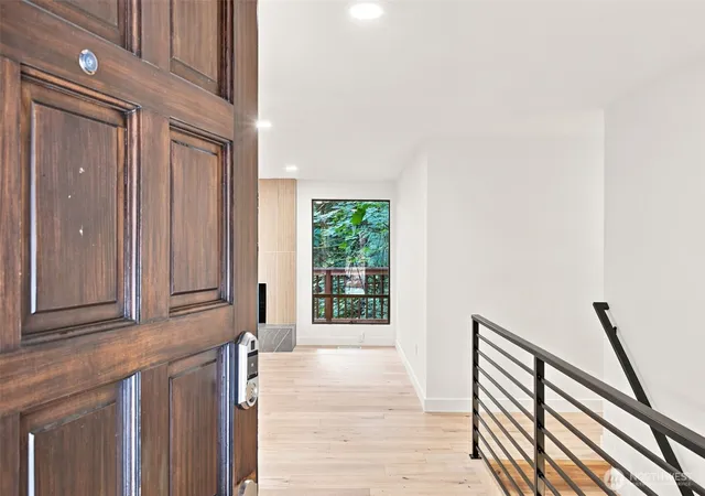 Photo 2 of Single family home for sale at 25529 Se 159th St, Issaquah, WA 98027 | MLS# NWM2574656 | Listing updated on 2026-09-23